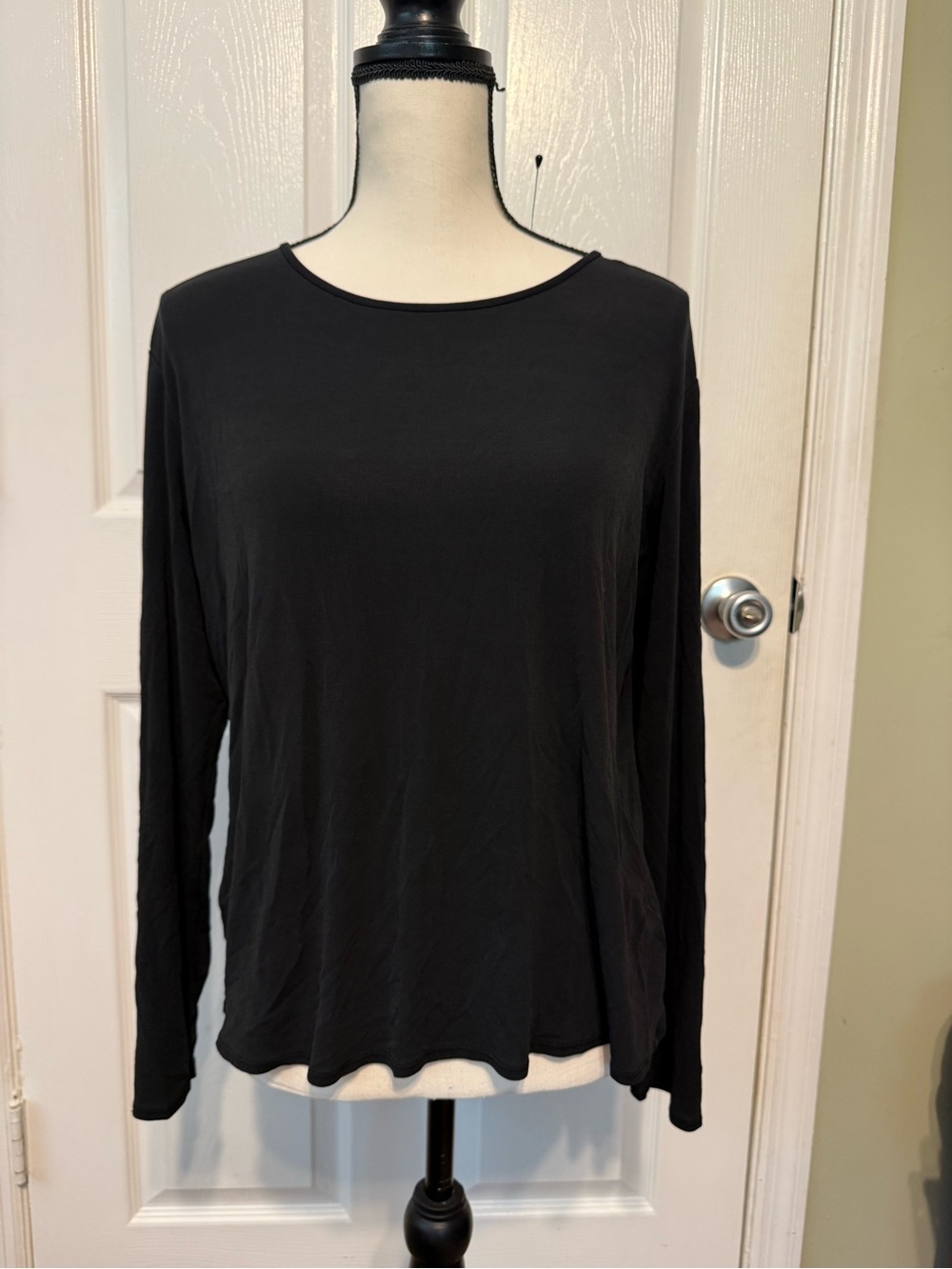 Eileen Fisher Black 100% Silk Long-Sleeve Crewneck Top